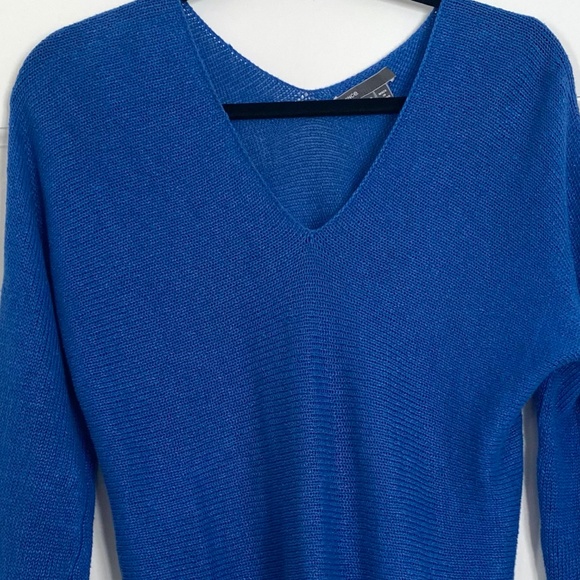 Vince Double V 100% Linen Sweater - XS - Picture 3 of 6